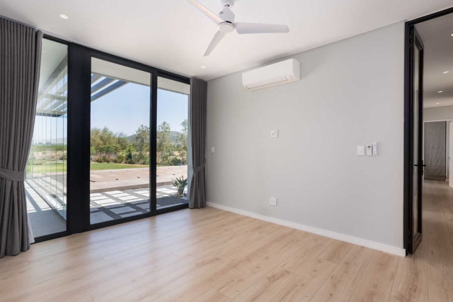 To Let 5 Bedroom Property for Rent in Val De Vie Estate Western Cape